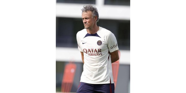 Enrique aan het hoofd van Paris Saint-Germain, eerste training van het nieuwe seizoen